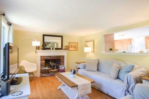 Posezení v ubytování Lovely Home Near Bike Path Dog Welcome!