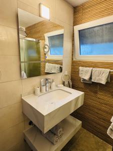 Nhà bếp/bếp nhỏ tại Villa Lakeview Appartment Tomori +9 ảnh