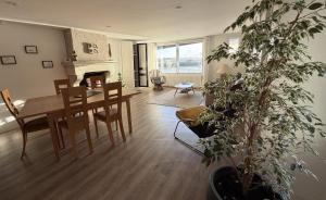 Khu vực ghế ngồi tại Côté Port