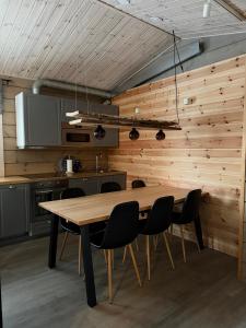 Nhà bếp/bếp nhỏ tại Honkamaja, Aavasaksa, Lappi, Lapland +32 ảnh