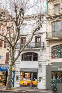 Tòa nhà nơi căn hộ tọa lạc