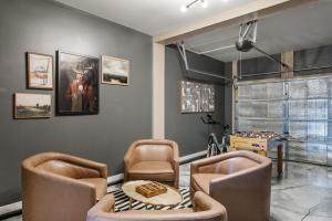 Et opholdsområde på 12MINSTOLOUVILLE,GAMERM,PATIOGrill-RusticElephant + 34 billeder