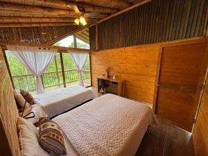 En eller flere senge i et værelse på Anahari Centro Wellness + 25 billeder