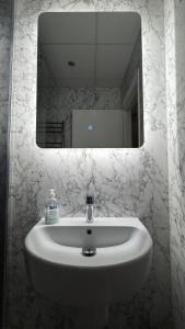 O baie la The March Hotel