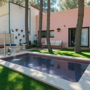 Swimmingpoolen hos eller tæt på Hotel Boutique Pinar by Bossh! Hotels