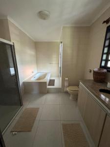 Et badeværelse på Pousada Recanto da Mata