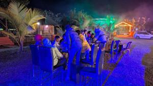 Gæster der bor på Chanaka Eco Camp ( Adventure Assam )