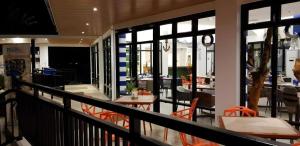 TV a/nebo společenská místnost v ubytování White Breeze Palawan Boutique Hotel