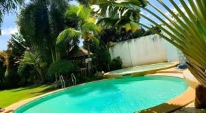 Swimmingpoolen hos eller tæt på Hotel Camila 2