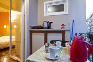 Príslušenstvo na prípravu kávy alebo čaju v ubytovaní Camera Dolcenotte