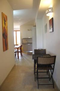 A kitchen or kitchenette at Holiday Home Emily