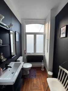 Et badeværelse på Echappée mosane GITE 10 PERSONNES MAX + 68 billeder