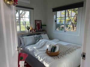 En eller flere senge i et værelse på Samonrada home stay Khao yai + 148 billeder