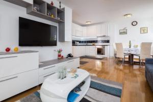 Kuchyň nebo kuchyňský kout v ubytování Apartment Mirjana