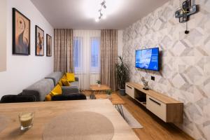 Et tv og/eller underholdning på Royal Crown Apartments