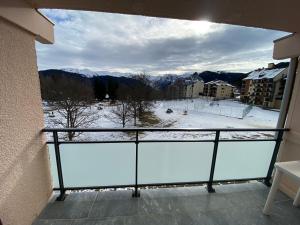 En generel udsigt til bjerge eller udsigt til bjerge taget fra lejligheden