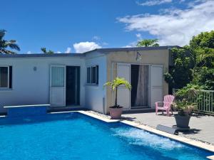 Hồ bơi trong/gần Ti Kaz Fifine, bord de mer +7 ảnh