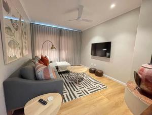 Et tv og/eller underholdning på Superb Location!