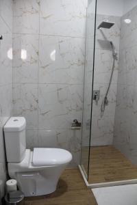 A bathroom at Hotel Hermes Tirana