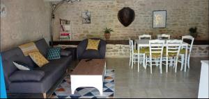 Posezení v ubytování La Huppe