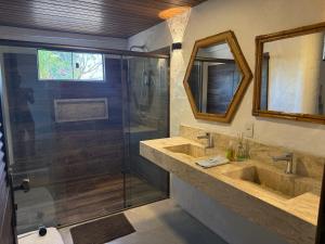 Phòng tắm tại Casa das Meninas na Chapada dos Veadeiros, GO +27 ảnh