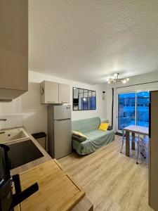 Køkken eller tekøkken på Villa front de mer et jacuzzi privatif