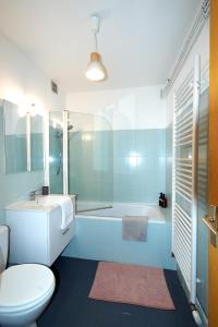 Et badeværelse på * La Tour : Vue imprenable sur la ville *