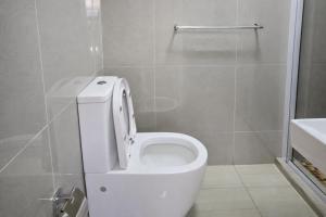 Et badeværelse på MATAT GARDENS + 38 billeder