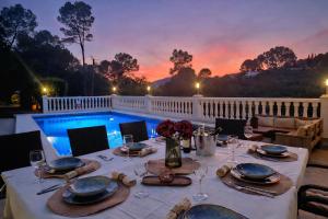 Hồ bơi trong/gần Wonderful Villa, Heated Pool, Near Beautiful Xàtiva Town +39 ảnh