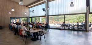 Restaurace v ubytování Palacio de Yrisarri by IrriSarri Land