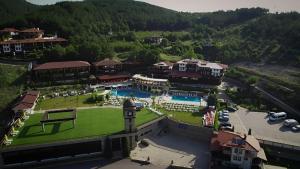 an aerial view of a resort with a pool at Deluxe House Glavatarski Han in Glavatartsi