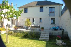 En have udenfor Gîte au bord du Cher "La Mésange Verte"