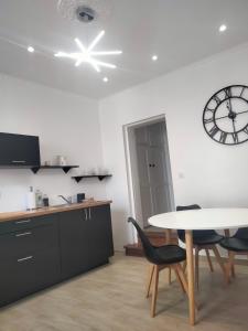 Køkken eller tekøkken på Au coeur de Brantôme : superbe appartement