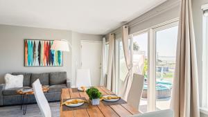 Swimmingpoolen hos eller tæt på Cayucos Duo 2 Bungalows w Views Lounge Space Pet Friendly