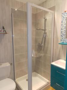 Et badeværelse på charmante maisonnette au calme + 24 billeder