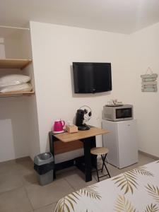 Køkken eller tekøkken på Chambre avec salle de bain privée dans villa avec garage