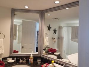 Phòng tắm tại Oceanfront Newly Renovated, Great Location, King