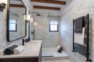 Phòng tắm tại Palace of Binissalem Events luxury