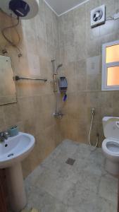 Et badeværelse på Raha Hostel