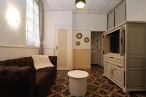 TV/trung tâm giải trí tại Vieille France +9 ảnh