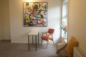 En sittgrupp på Privatleje B&NoB