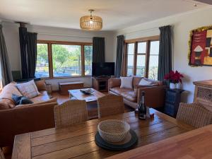 Et tv og/eller underholdning på Riverside Retreat