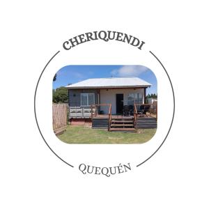 een huis in een cirkel met de woorden 'gefeliciteerd' bij Cheriquendi in Quequén