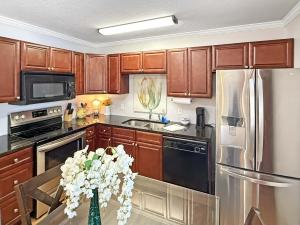 Køkken eller tekøkken på Charming Townhouse Near Lake