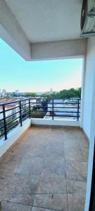 En balkon eller terrasse på Edificio Aura con cochera, A mts del shopping, casino y el puerto!! + 27 billeder