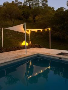 Swimmingpoolen hos eller tæt på Chalet Alpino en las Sierras