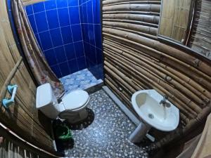 Et badeværelse på Sacha Wasi - Jungle Medicine Community + 37 billeder