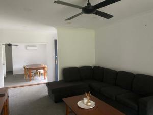 Gallery image of Homestead in Mannering Park in Mannering Park