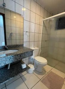 Phòng tắm tại Pousada Enseada dos Golfinhos