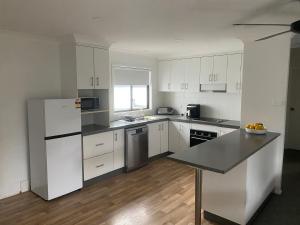 Gallery image of Homestead in Mannering Park in Mannering Park